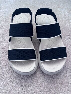 Vivaia Women’s Black Strap Sandals with Cushioned White Footbed